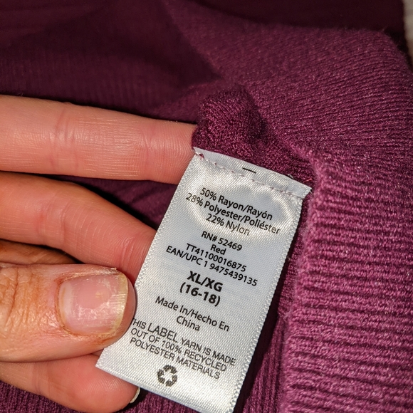 Nwt Time and Tru v-neck sweater - Picture 9 of 16